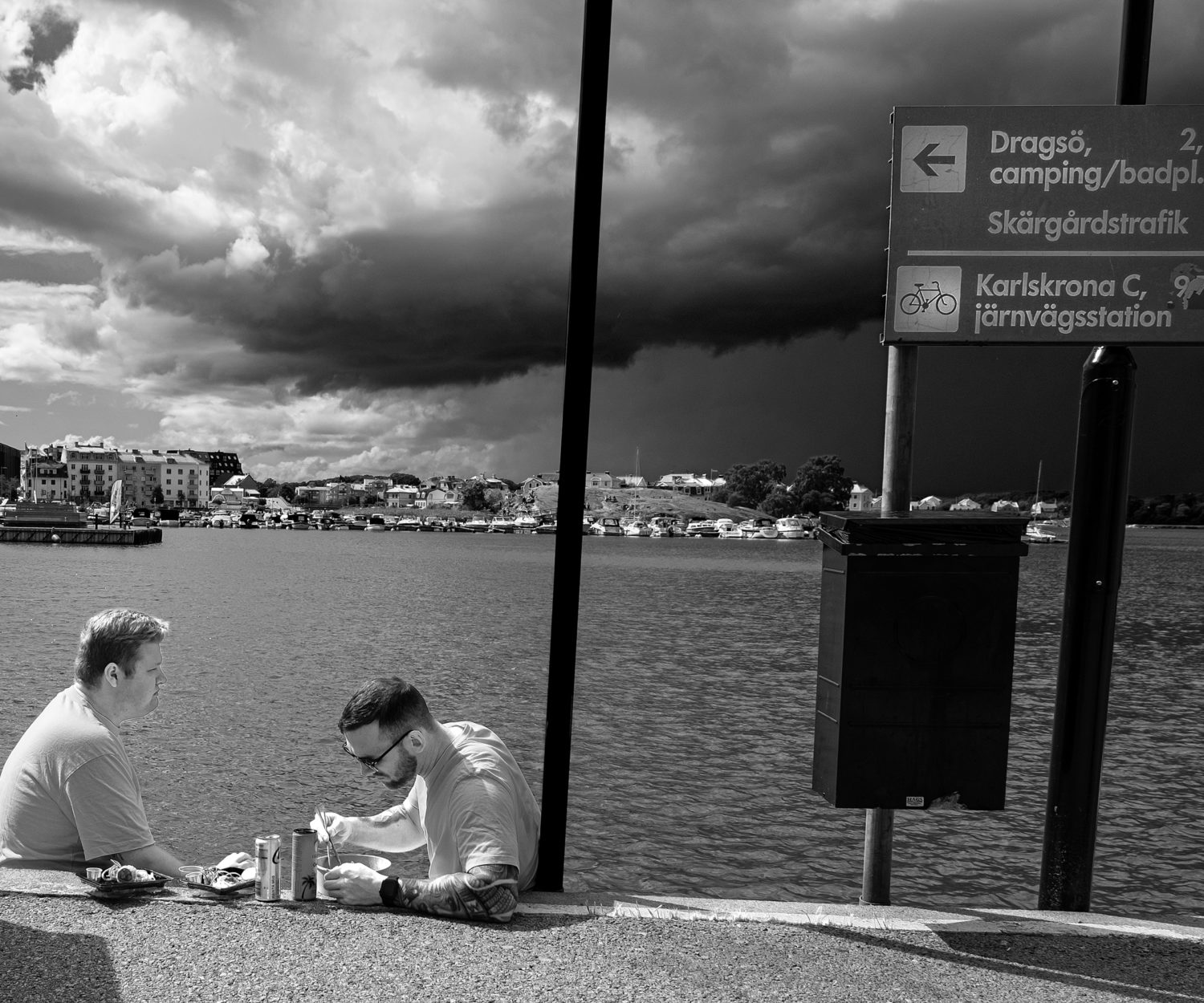 fast food before the rain